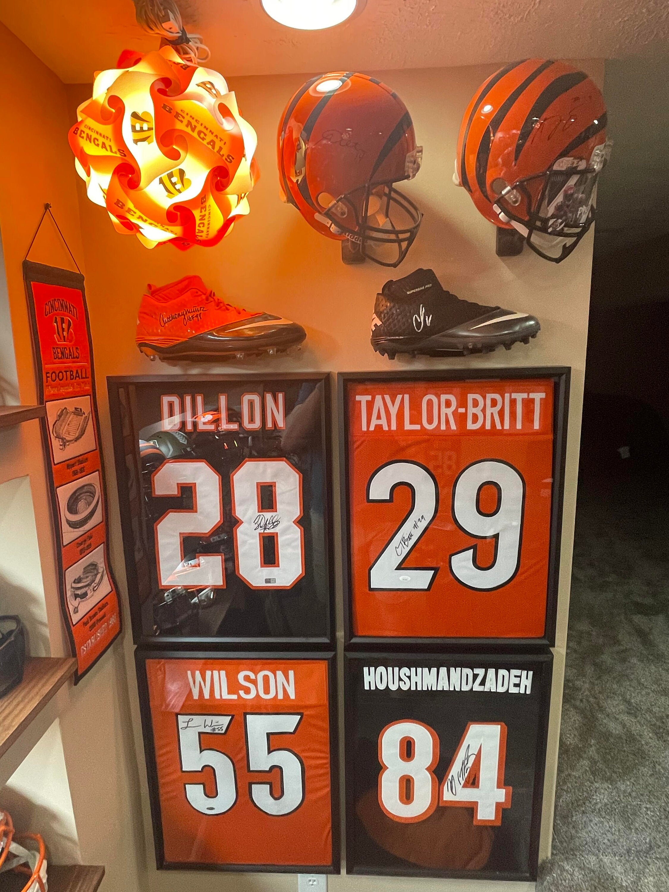 3D Printed Shoe/Cleat Wall Holder: Sports Memorabilia Display