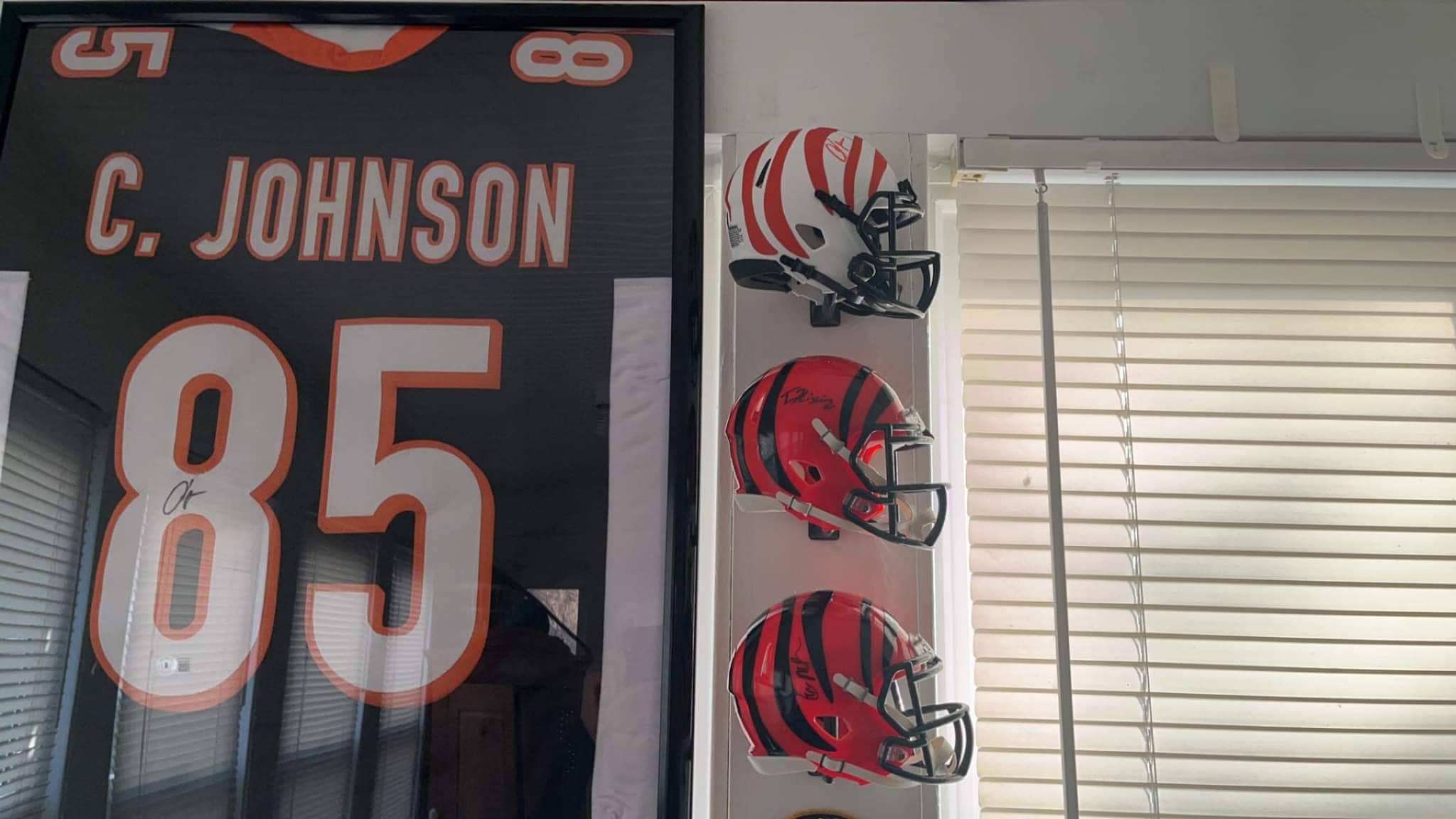 THE BEST Mini Helmet Holders 3d printed HOLE mount Show off your mini helmets!  Nfl, collectible, memorabilia, hanger, ncaaf, ncaa, football