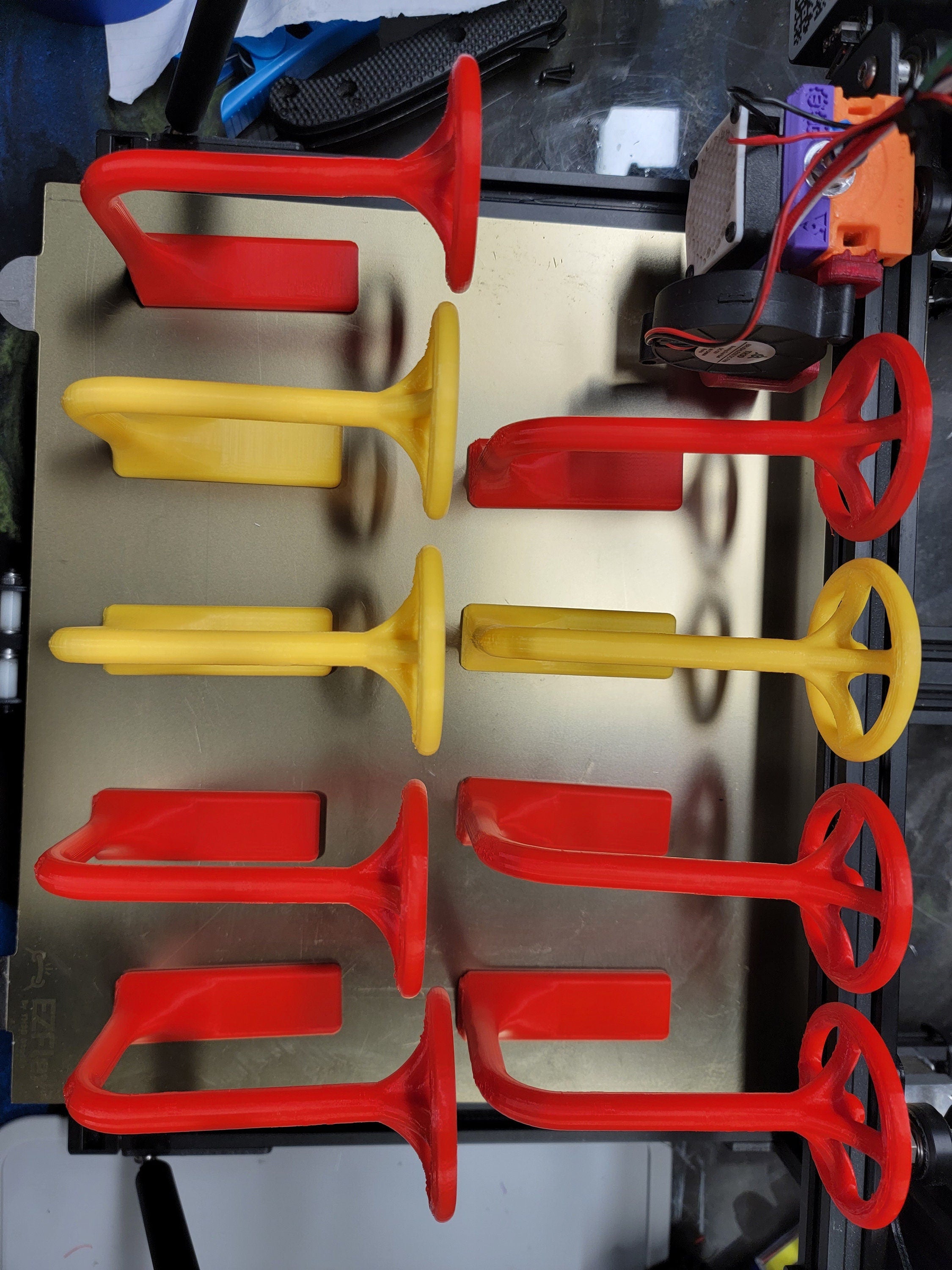 THE BEST F1 1:2 scale Helmet Holders 3D printed in pla, Show off your half scale helmets Racing, collectible, memorabilia, hanger, Formula 1